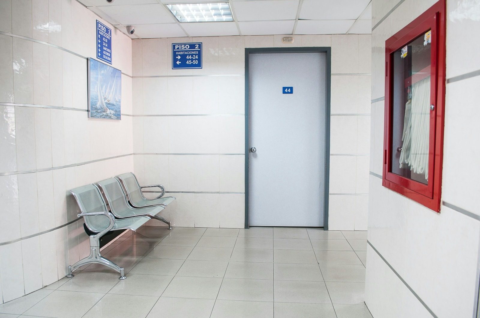 Clean room door, signature flagship system